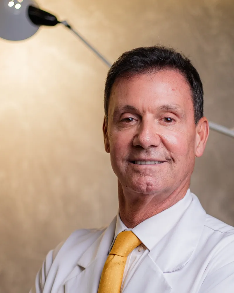 Dr. Clênio Cristiano de Castro Fonseca — oftalmologista na Asa Sul