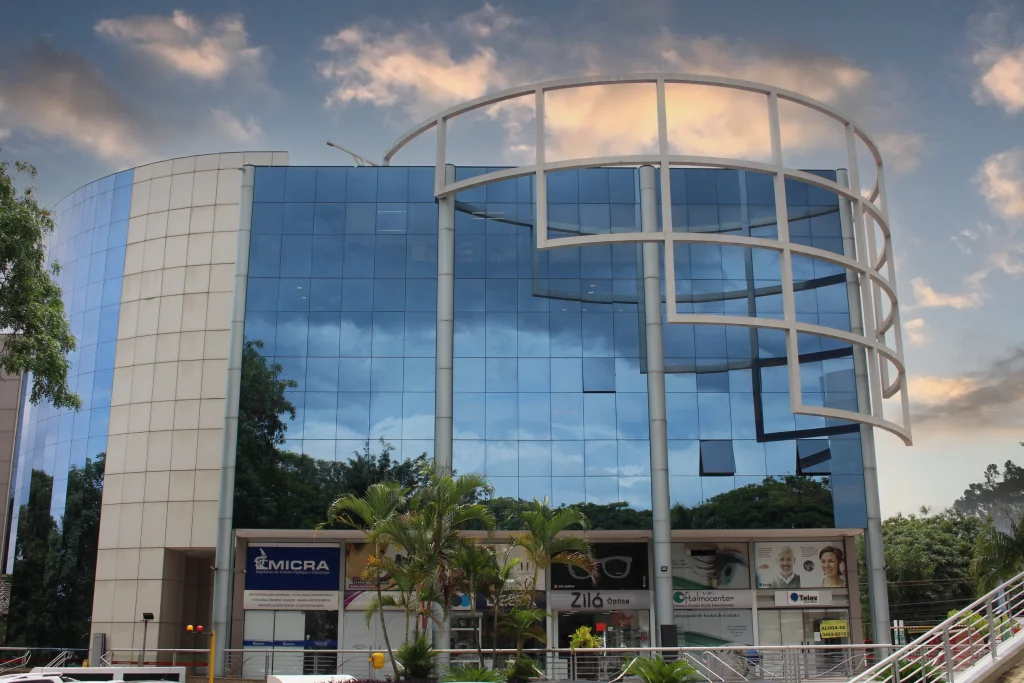 Centro Clínico Via Brasil - Localização Privilegiada na Asa Sul